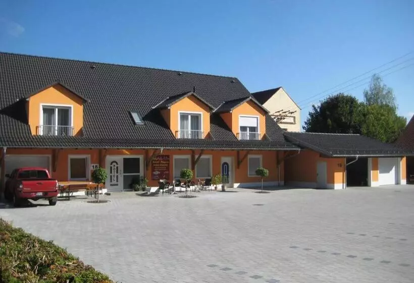 The Lodge Hotel By American Ease Grafenwoehr