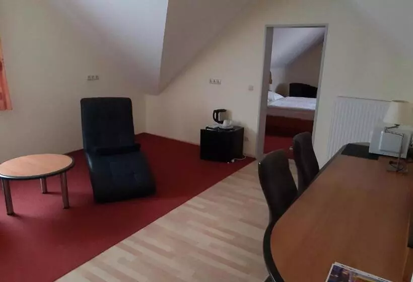 The Lodge Hotel By American Ease Grafenwoehr