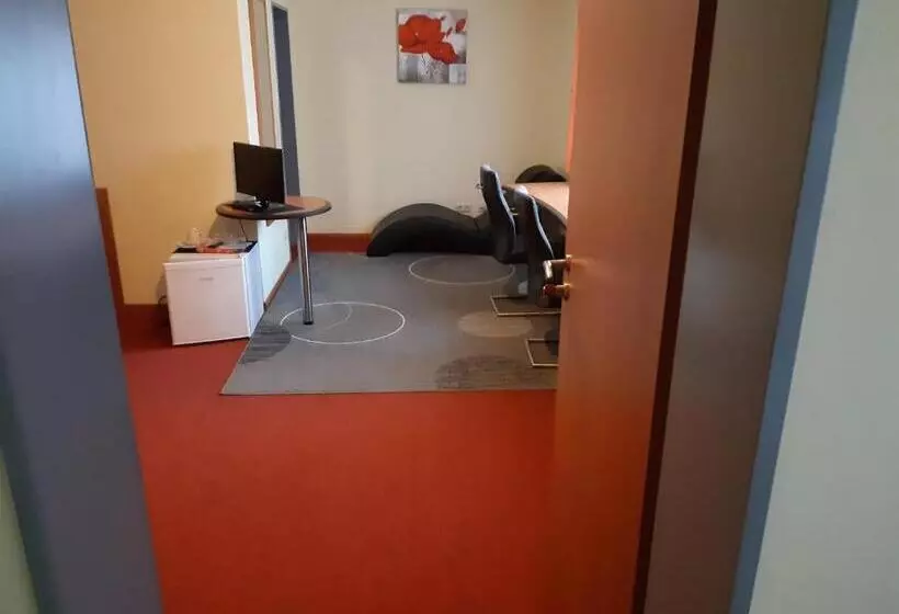 The Lodge Hotel By American Ease Grafenwoehr