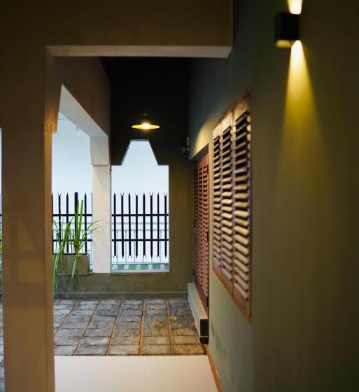 Hotel Chariot Square