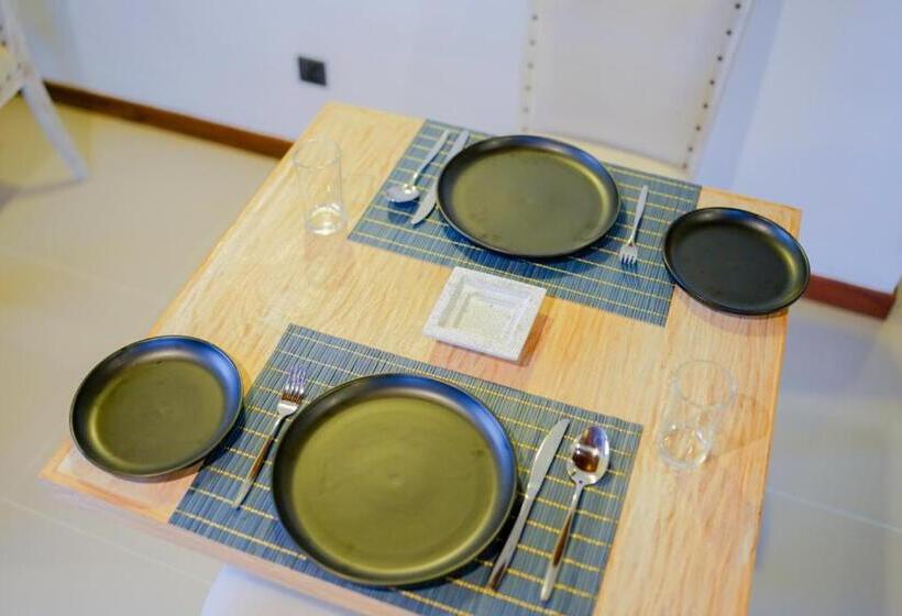 Hotel Chariot Square