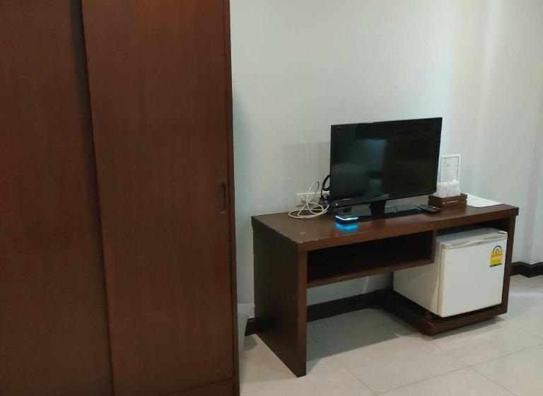 Hotel Happy By Jan Guesthouse