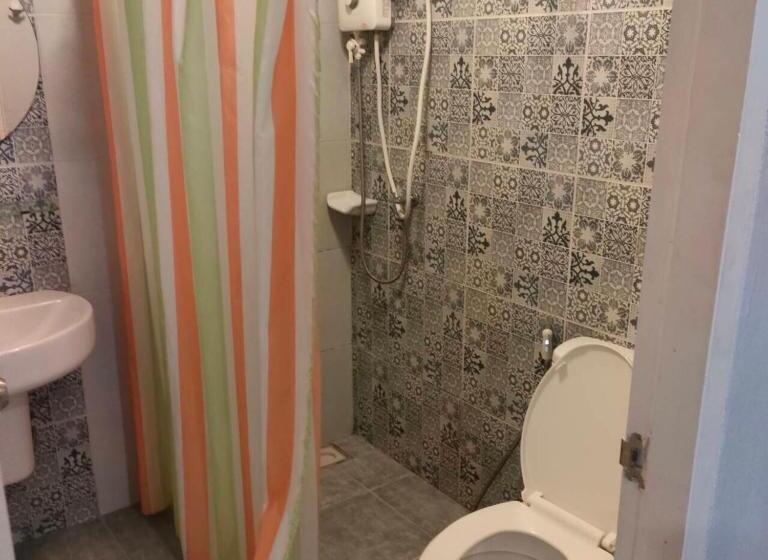 Hotel Happy By Jan Guesthouse