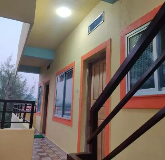 هتل Kenchas Beach Resort