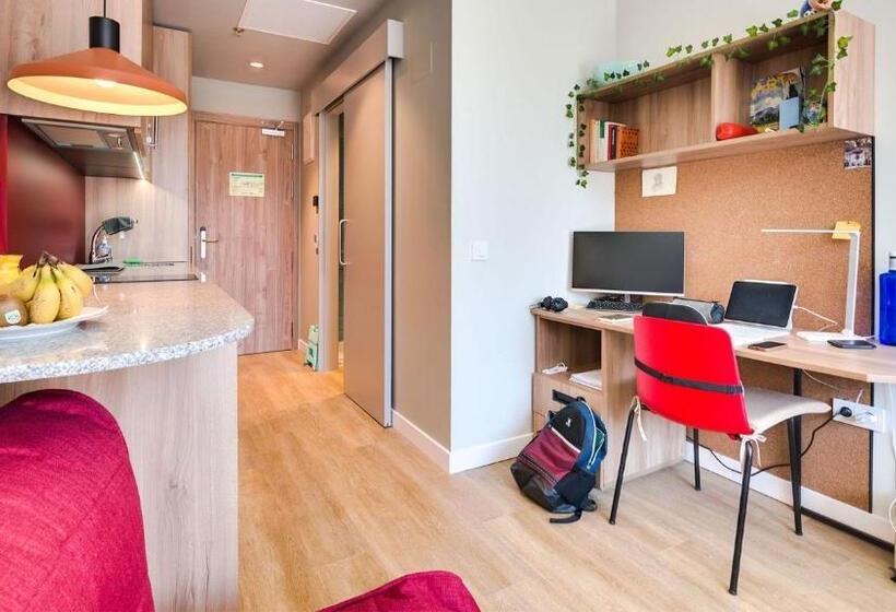 فندق Livensa Living Studios Valencia Viveros