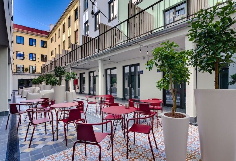 فندق Livensa Living Studios Valencia Viveros