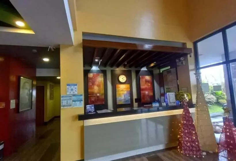 Hotelli Oyo 1037 Lendes Tourist Inn Main