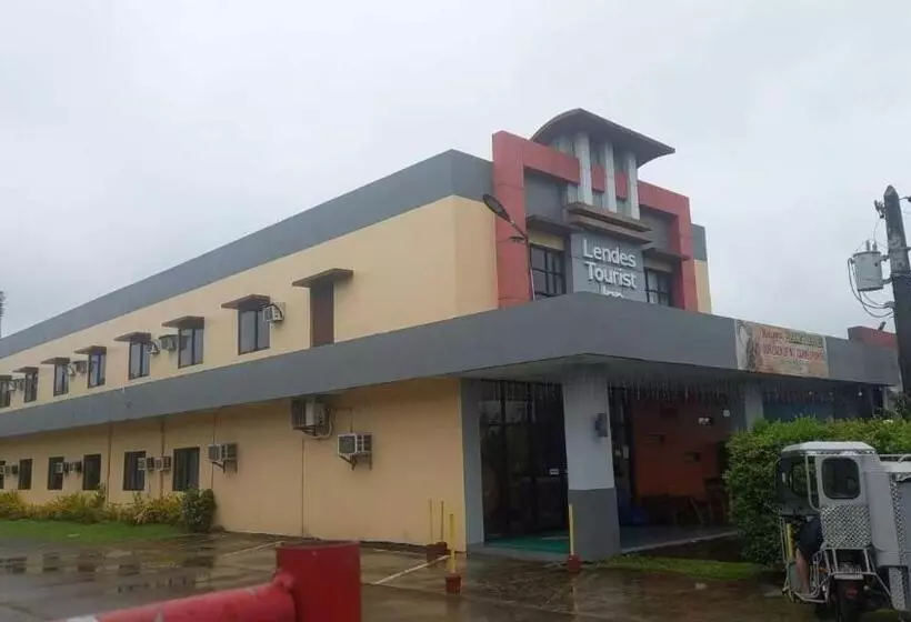 Hotelli Oyo 1037 Lendes Tourist Inn Main