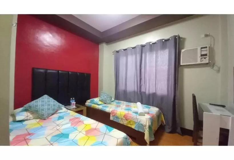 Hotelli Oyo 1037 Lendes Tourist Inn Main
