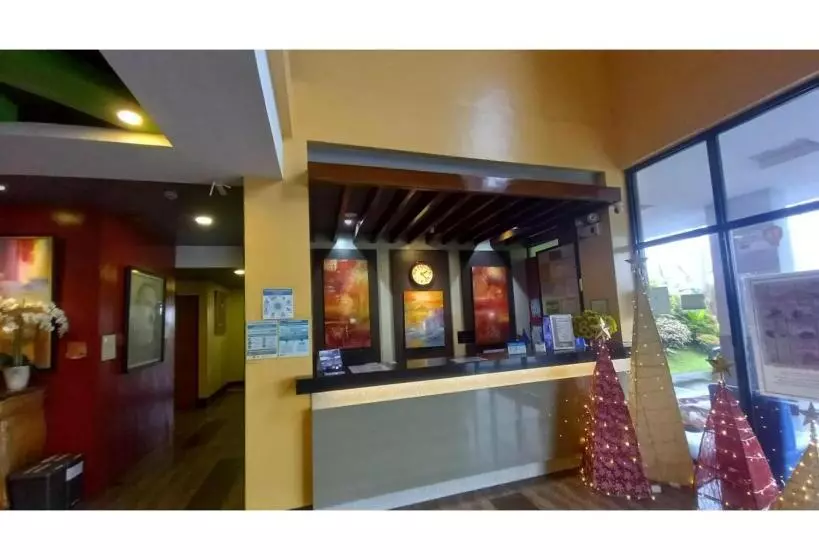 Hotelli Oyo 1037 Lendes Tourist Inn Main