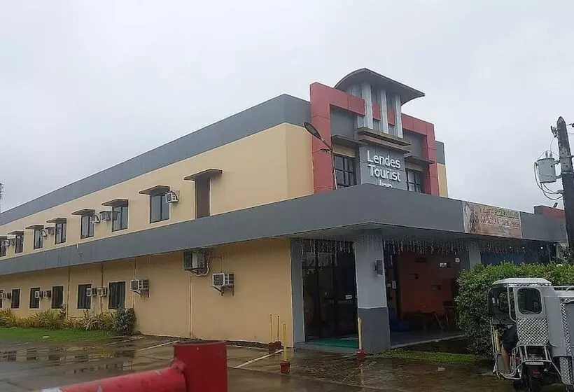 Hotelli Oyo 1037 Lendes Tourist Inn Main