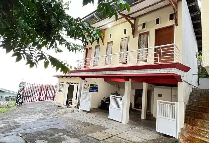 Hotelli Oyo 93422 Villa Tirto