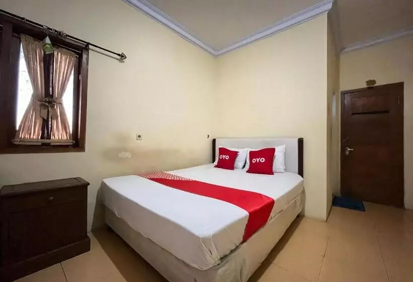 Hotelli Oyo 93422 Villa Tirto