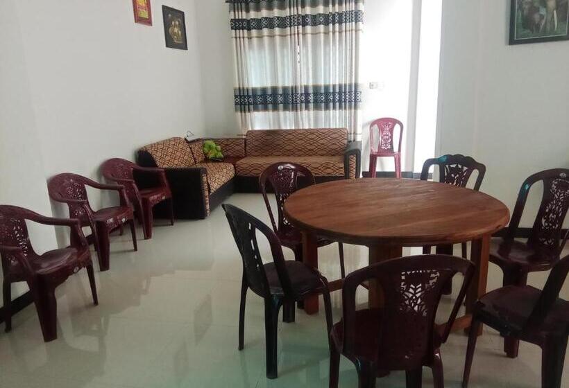 בית מלון כפרי Summer House Resort