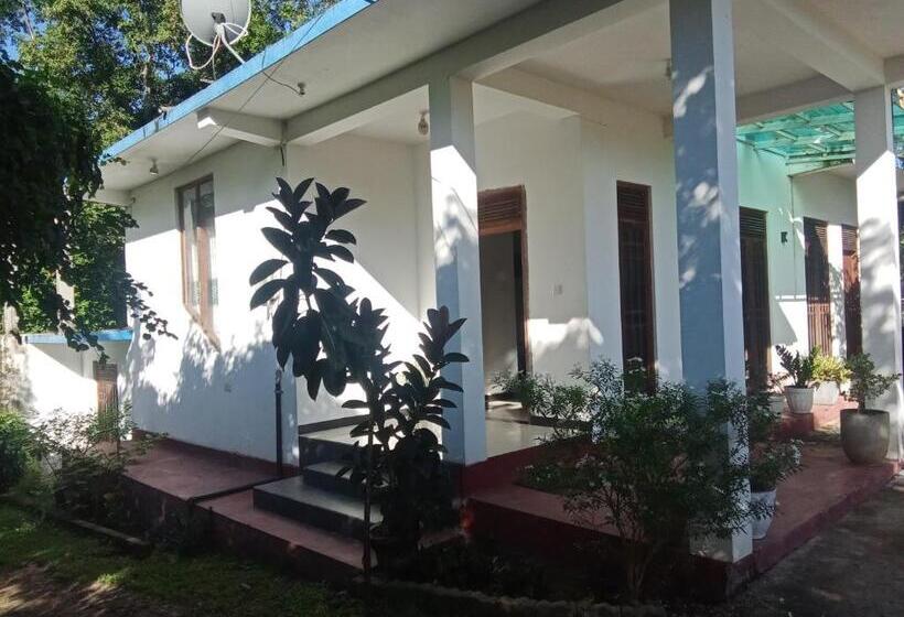 בית מלון כפרי Summer House Resort