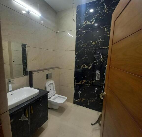 Mmr Luxurious Girls Pg & Hostel