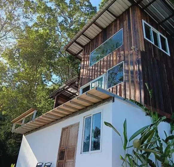 Lomakeskus บ้านเล็กในป่าใหญ่ At น่าน Little House In The Forest At Nan