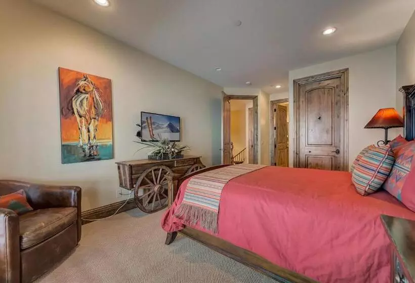 Vintage On The Strand By All Seasons Resort Lodging