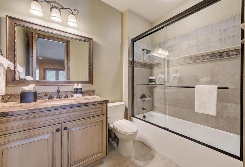 Vintage On The Strand By All Seasons Resort Lodging