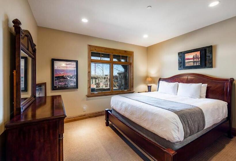 Vintage On The Strand By All Seasons Resort Lodging