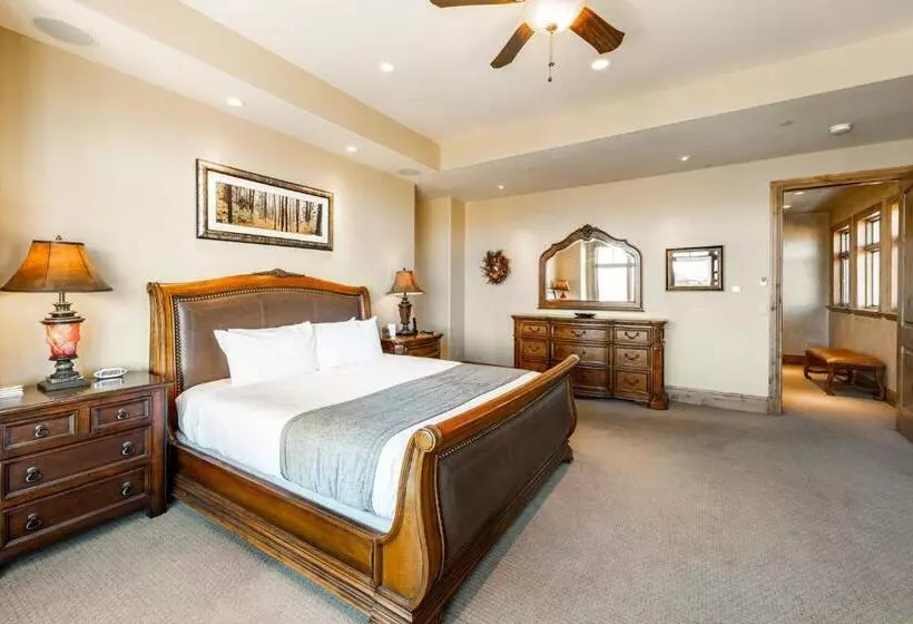 Vintage On The Strand By All Seasons Resort Lodging