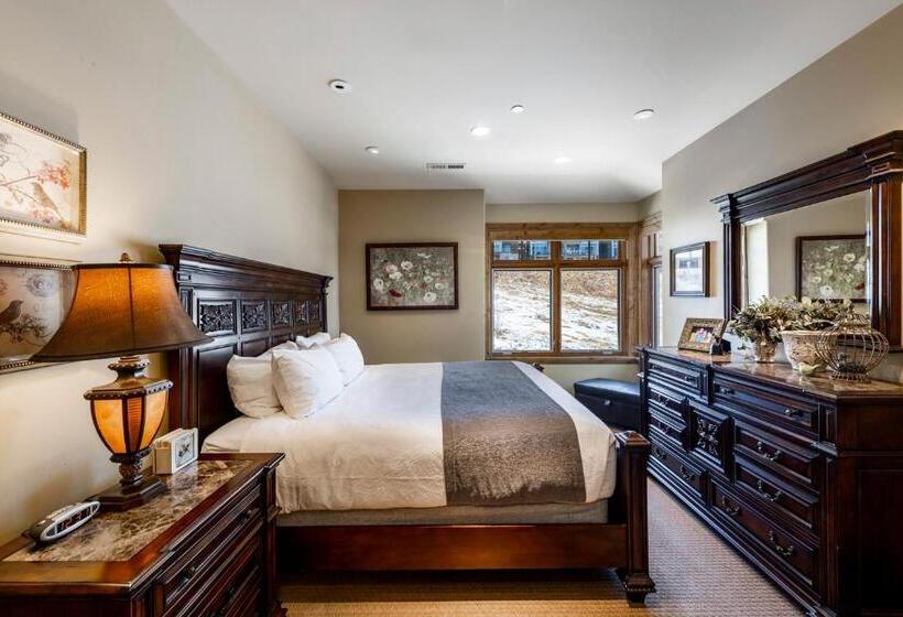 Vintage On The Strand By All Seasons Resort Lodging