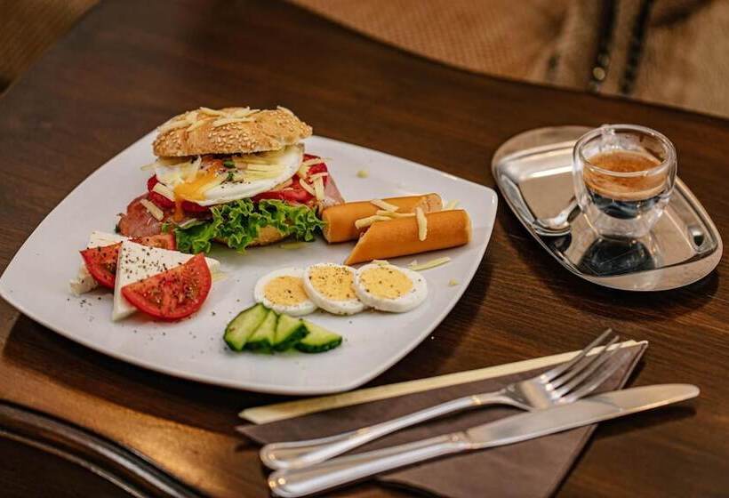 4cardinal S Hotel Boutique