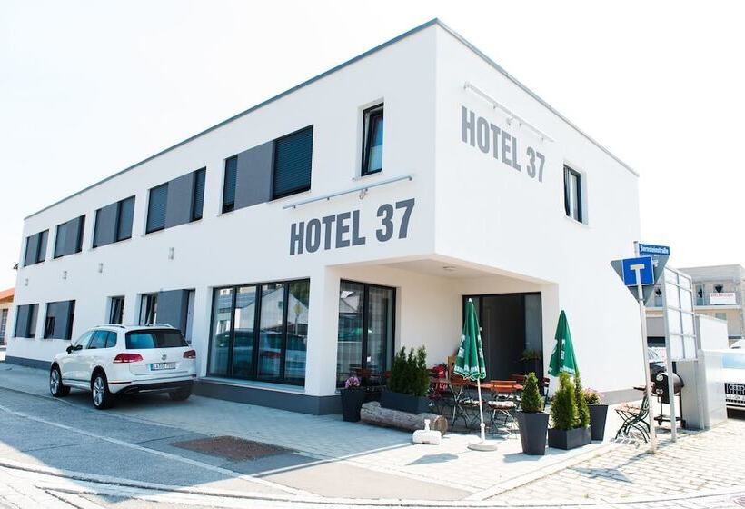 בית מלון כפרי 37