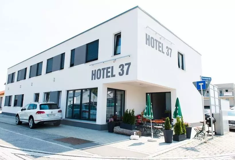 Hotel 37