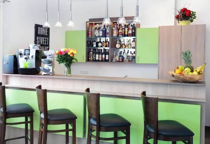 בית מלון כפרי 37