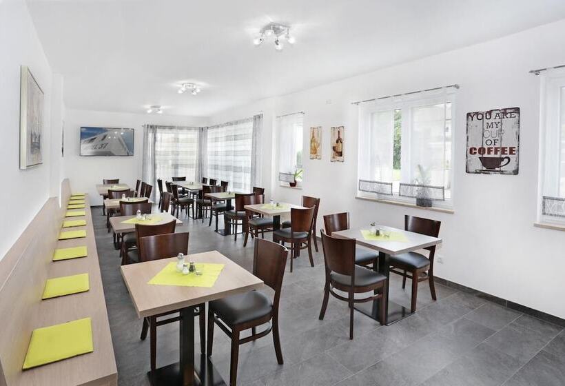 בית מלון כפרי 37