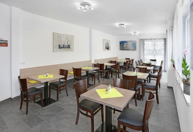 בית מלון כפרי 37