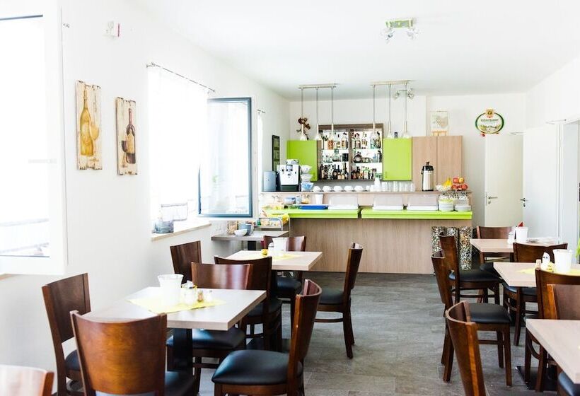 בית מלון כפרי 37