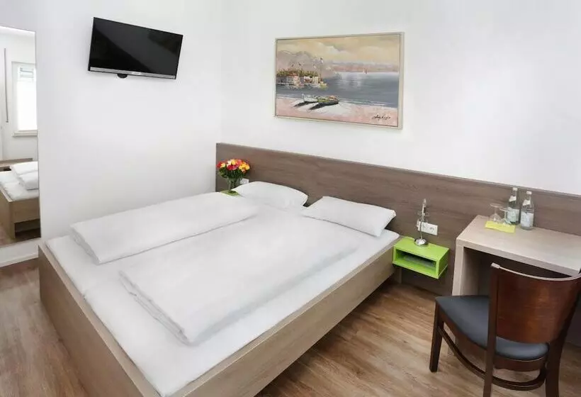 Hotel 37