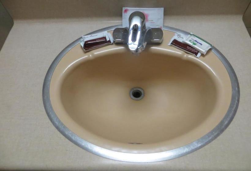 فندق Budget Inn Express Grand Forks