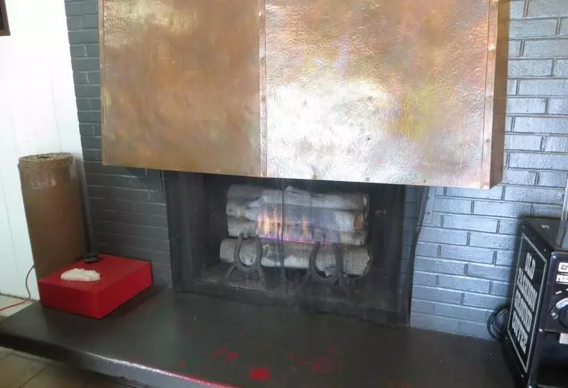 هتل Budget Inn Express Grand Forks