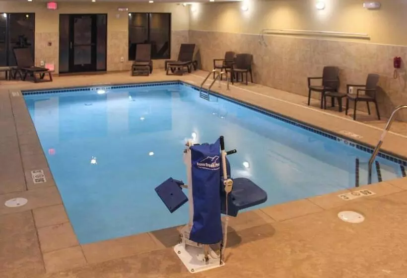 هتل Comfort Suites University Brookings