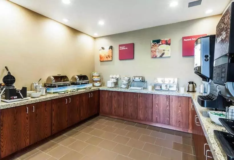 هتل Comfort Suites University Brookings