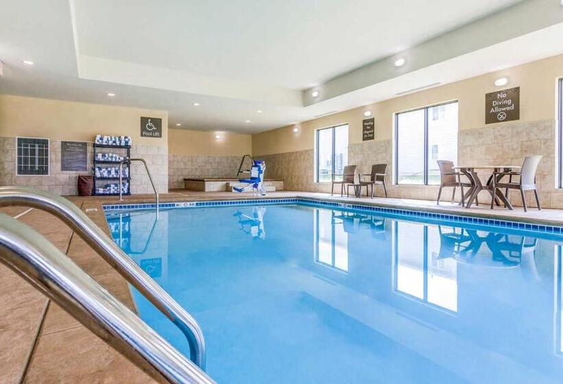 בית מלון כפרי Comfort Suites University Brookings