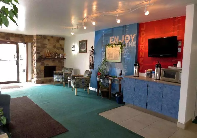 هتل Country Hearth Inn Iron Mountain