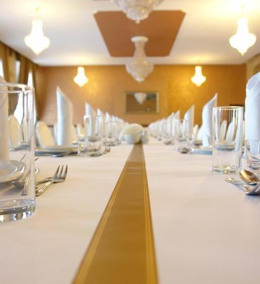 בית מלון כפרי Komoda Club Residence