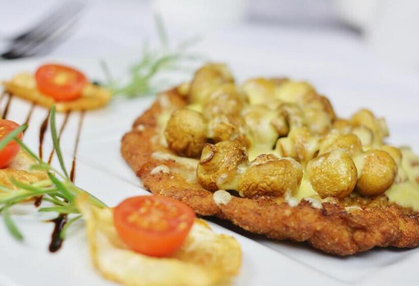 בית מלון כפרי Komoda Club Residence