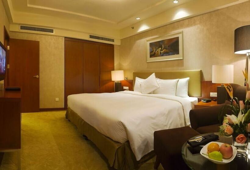 Отель Merryland Traders