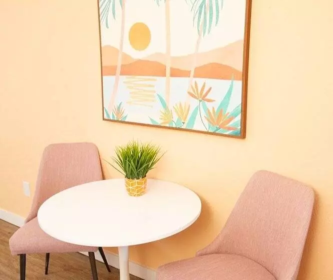 ホテル Sunburst Inn