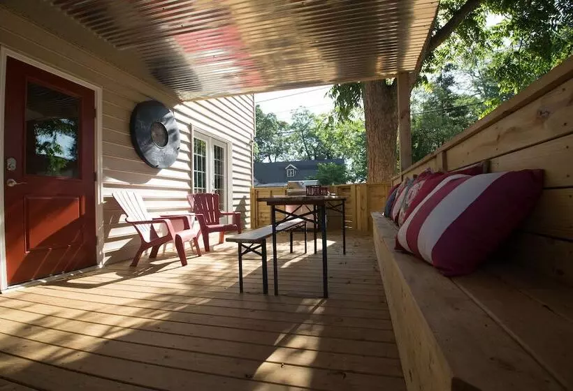 هتل Swamp Rabbit Inn