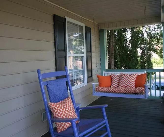 هتل Swamp Rabbit Inn