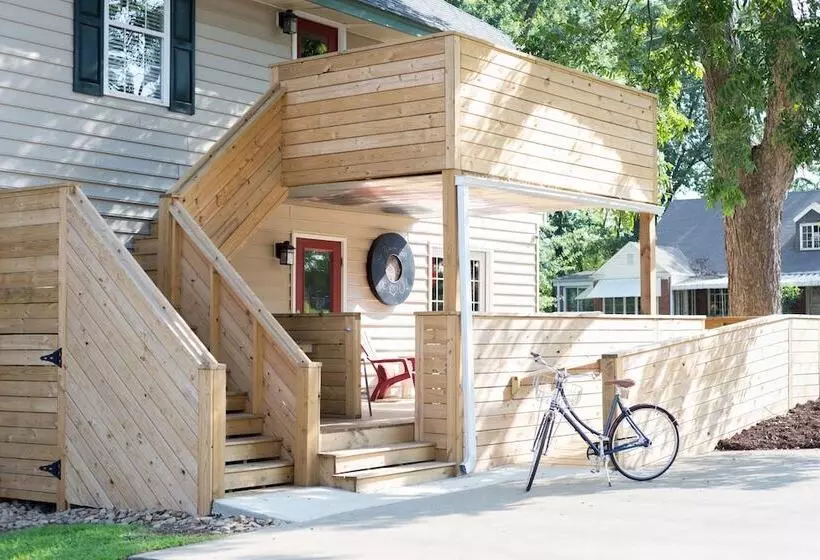 هتل Swamp Rabbit Inn