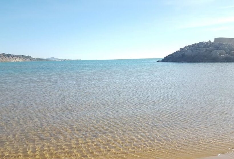 ペンション Guesthouse Villa Kaos