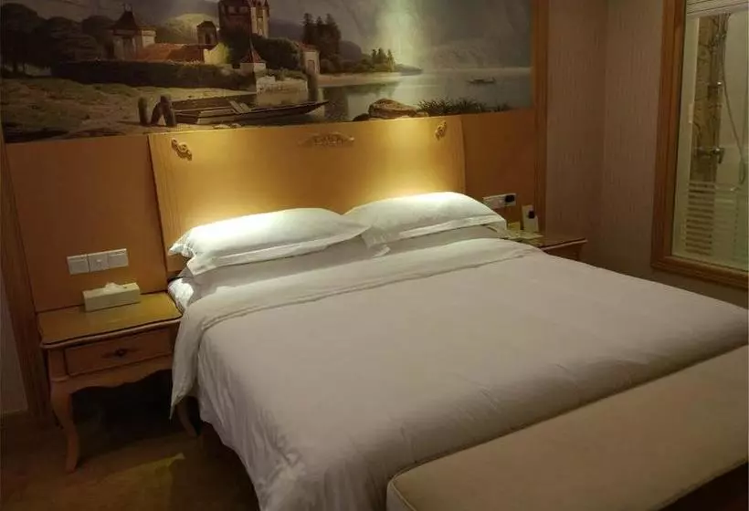 Vienna Hotel Shenzhen Xiashuijing Subway Station