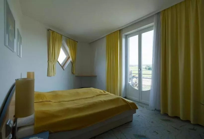 Aamiaismajoitus (B&B) Zweibettzimmer Am Bauernhof Mit Tieren